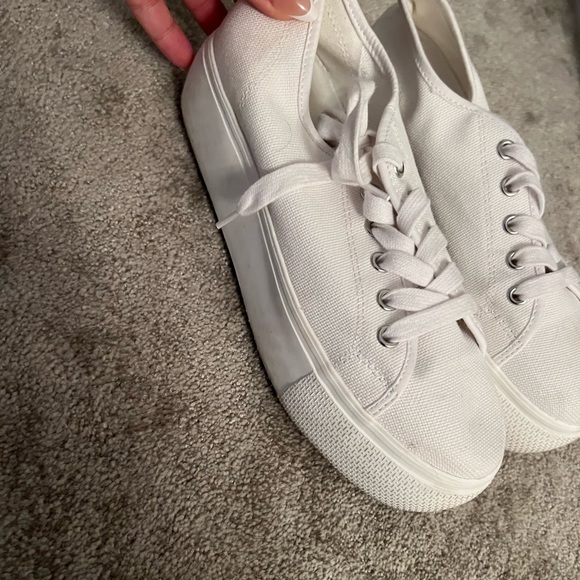 Sneakers - Picture 3 of 4